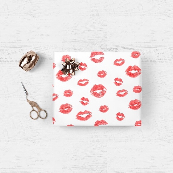 Kisses Gift Wrapping Bridal Shower Anniversary Red Lips Gift Wrap Roll -6FT Roll - Picture 4 of 4